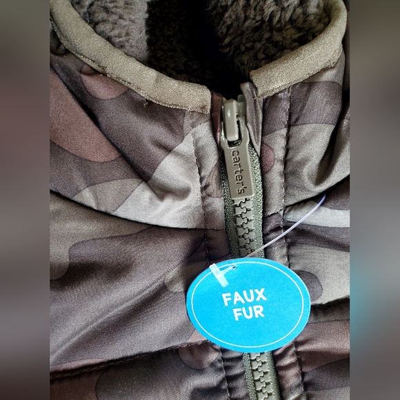 Carter's boys camoflauge puffer jacket with faux fur hood Size 2T - Picture 9 of 13
